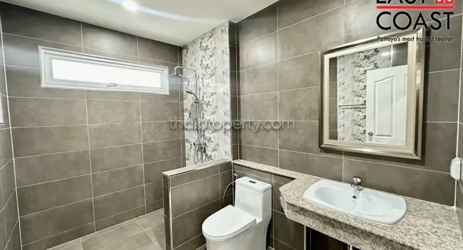 For rent 4 bedrooms house in Bang Lamung, Chonburi