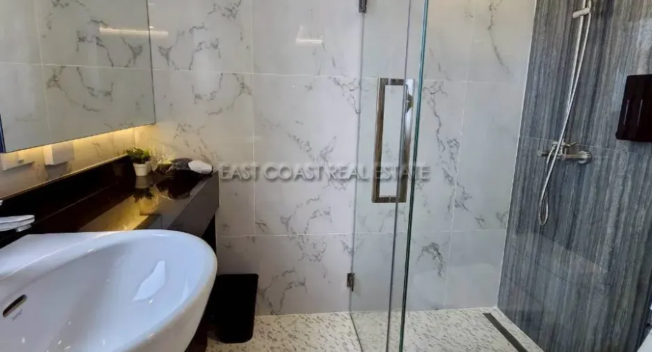 For rent 3 bedrooms condo in Bang Lamung, Chonburi
