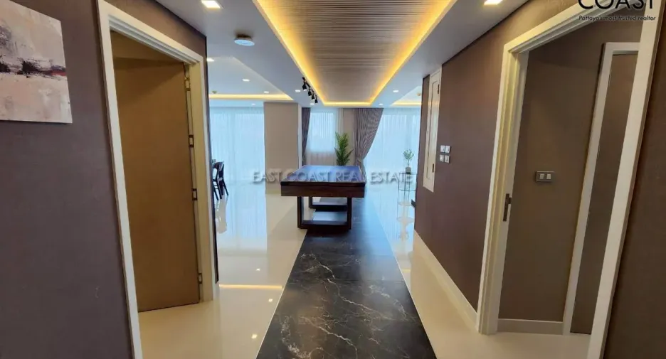 For rent 3 bedrooms condo in Bang Lamung, Chonburi