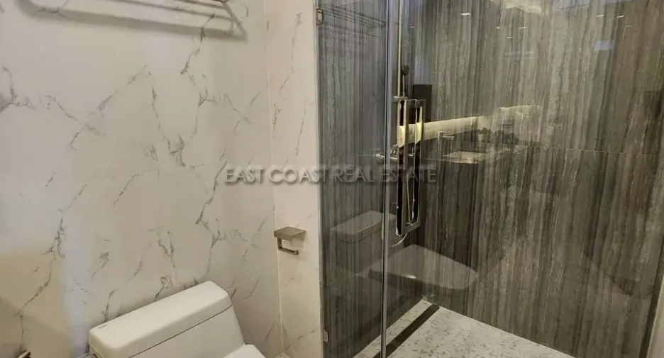 For rent 3 bedrooms condo in Bang Lamung, Chonburi