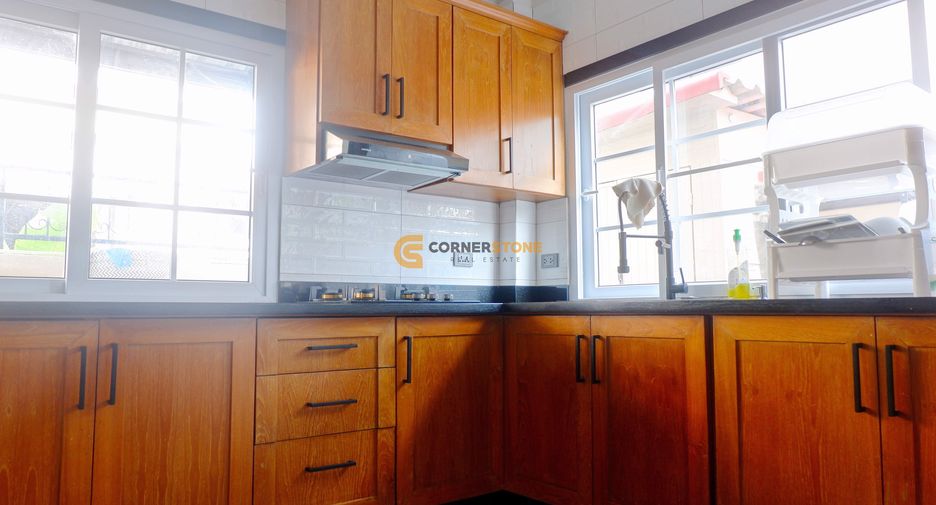 For sale 4 bedrooms house in Bang Lamung, Chonburi