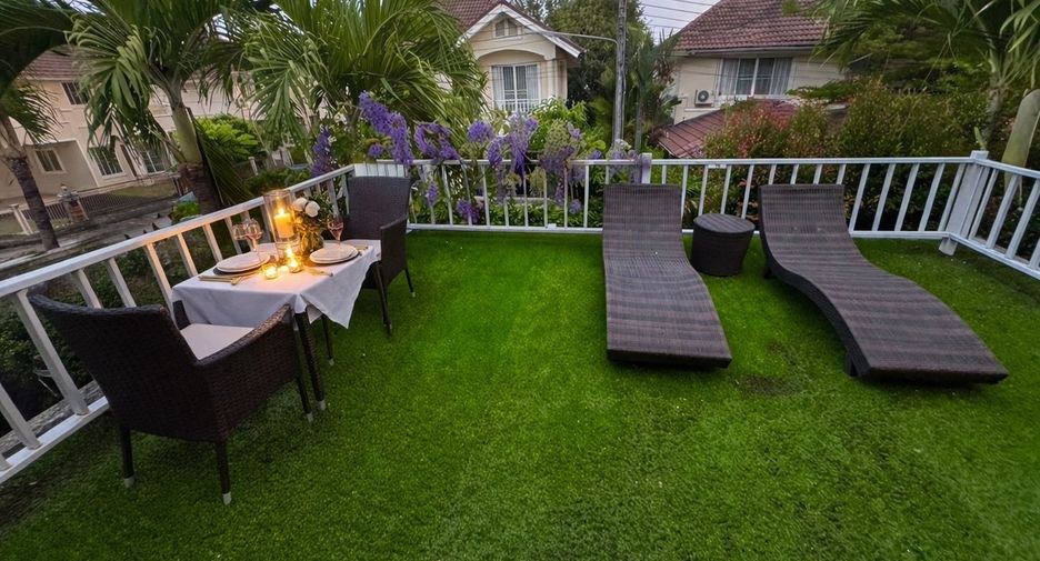 For rent 4 bedrooms villa in San Kamphaeng, Chiang Mai