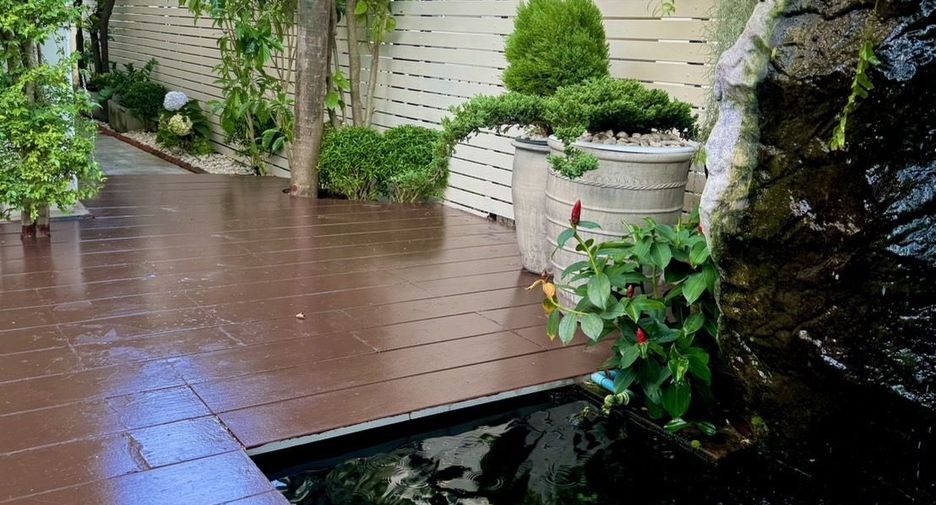 For rent 4 bedrooms villa in San Kamphaeng, Chiang Mai