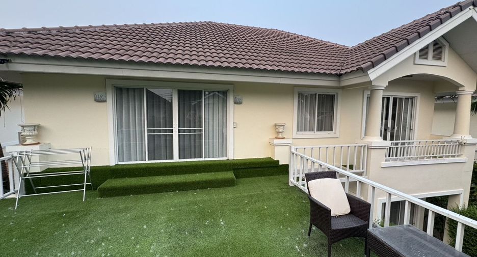 For rent 4 bedrooms villa in San Kamphaeng, Chiang Mai