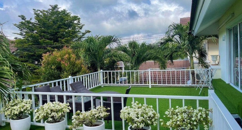 For rent 4 bedrooms villa in San Kamphaeng, Chiang Mai