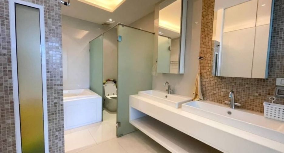 For sale 2 bedrooms condo in North Pattaya, Pattaya