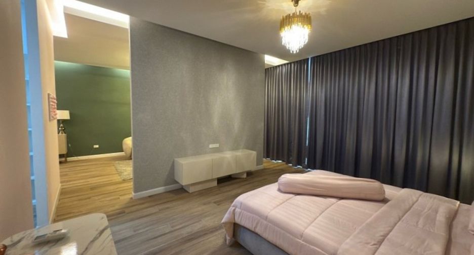 For sale 7 bedrooms house in Pratumnak, Pattaya