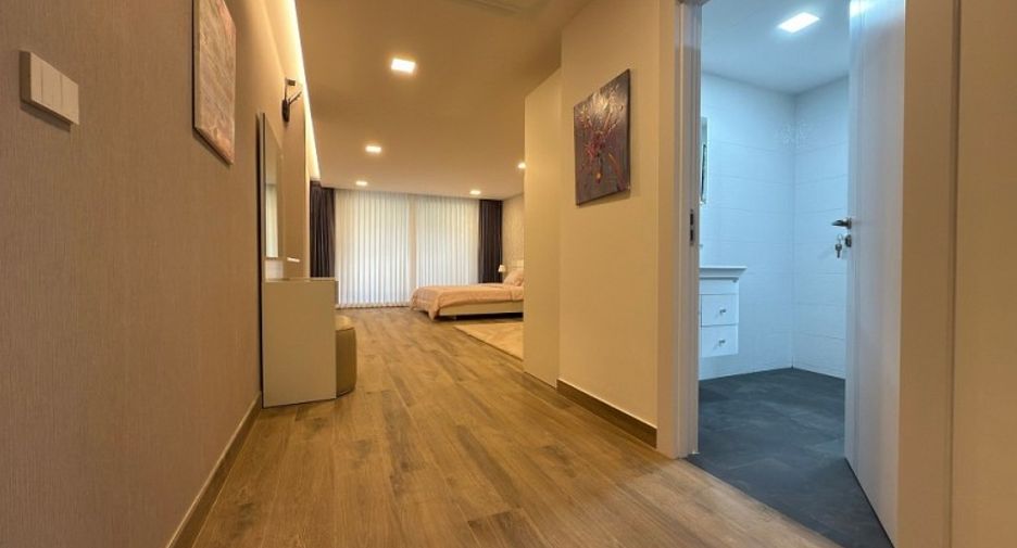 For sale 7 bedrooms house in Pratumnak, Pattaya