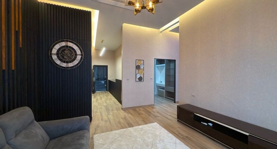 For sale 7 bedrooms house in Pratumnak, Pattaya