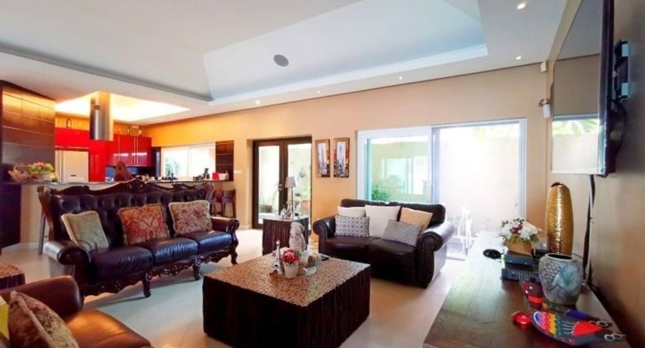 For sale 4 bedrooms house in East Pattaya, Pattaya