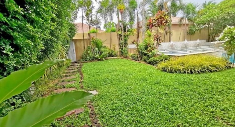 For sale 4 bedrooms house in East Pattaya, Pattaya