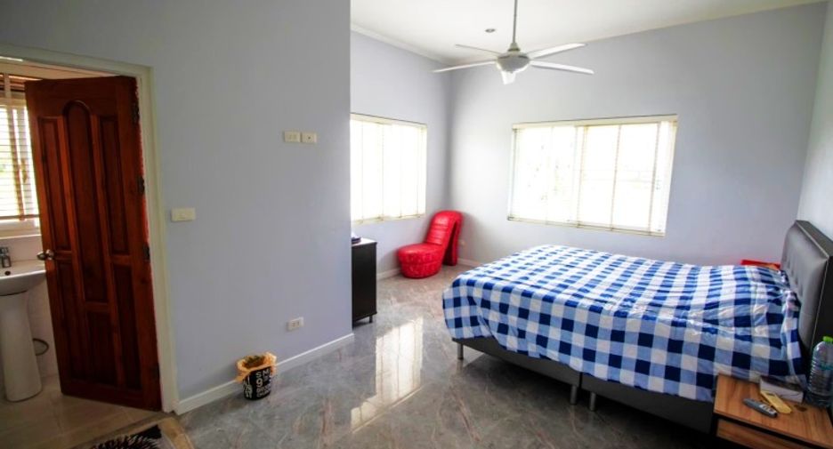 Casa en venta de 8 habitaciones en Sattahip, Chonburi