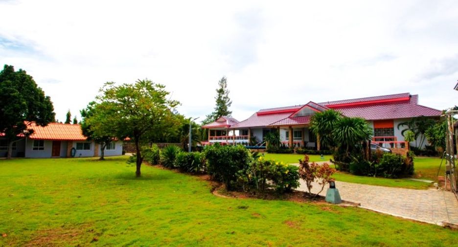 Casa en venta de 8 habitaciones en Sattahip, Chonburi