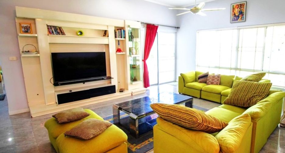 Casa en venta de 8 habitaciones en Sattahip, Chonburi