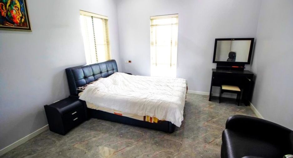 Casa en venta de 8 habitaciones en Sattahip, Chonburi
