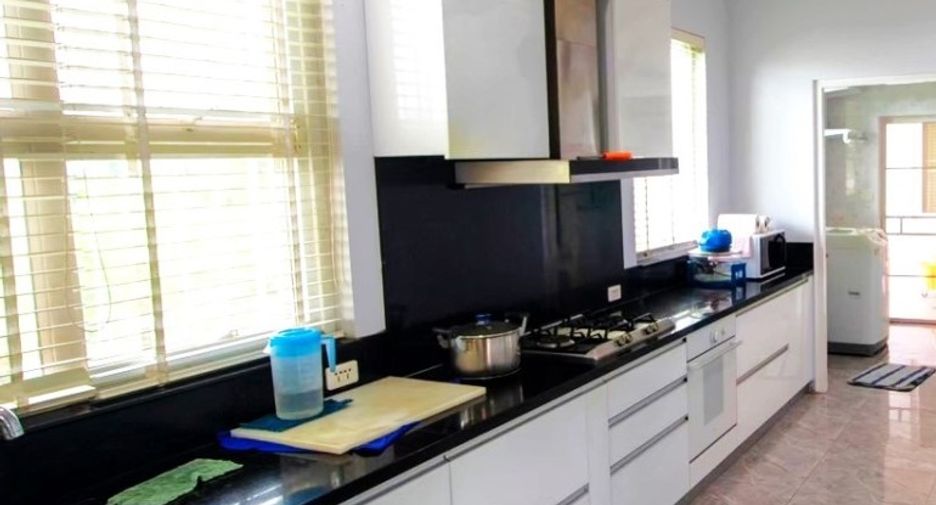 Casa en venta de 8 habitaciones en Sattahip, Chonburi