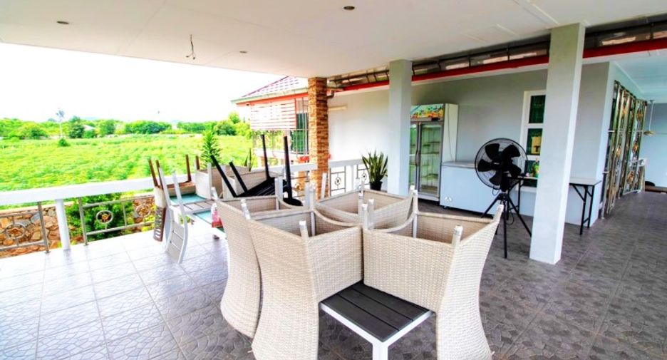 Casa en venta de 8 habitaciones en Sattahip, Chonburi