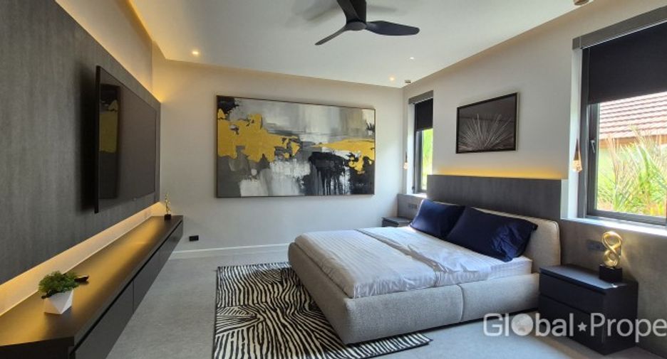 For sale 4 bedrooms house in East Pattaya, Pattaya