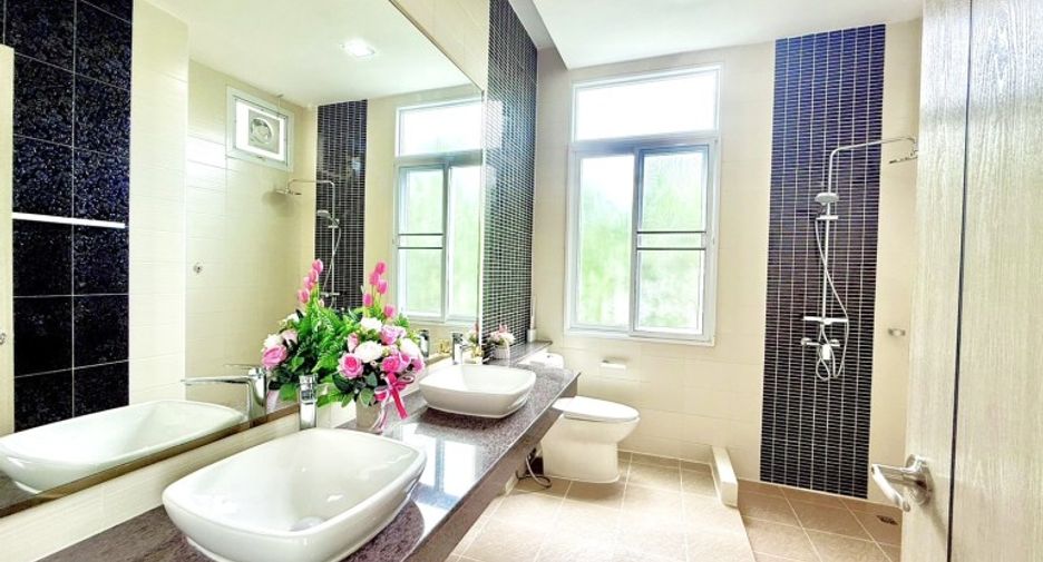For sale 3 bedrooms house in East Pattaya, Pattaya