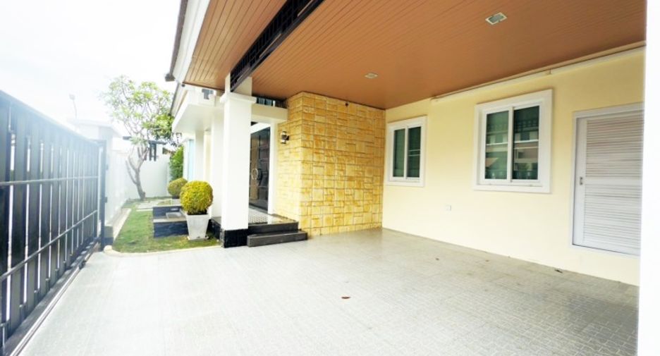 For sale 3 bedrooms house in East Pattaya, Pattaya