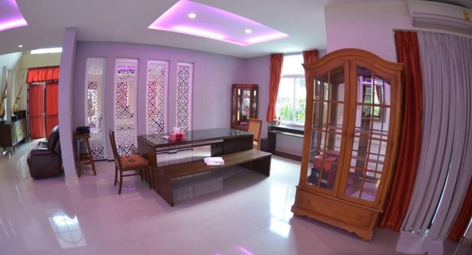 Casa en venta de 7 habitaciones en Sattahip, Chonburi