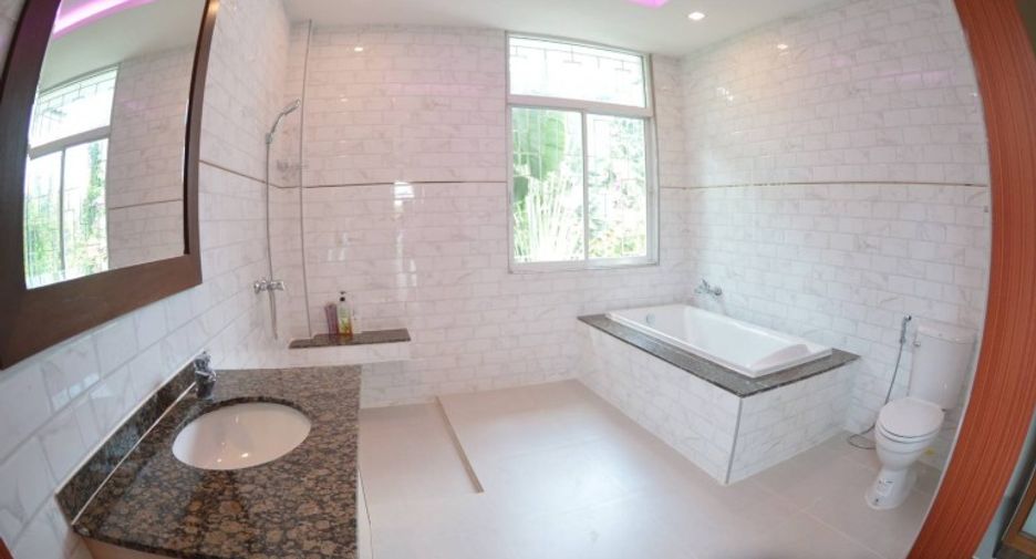 Casa en venta de 7 habitaciones en Sattahip, Chonburi