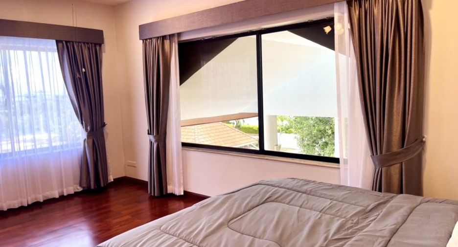 For sale 5 bedrooms house in East Pattaya, Pattaya