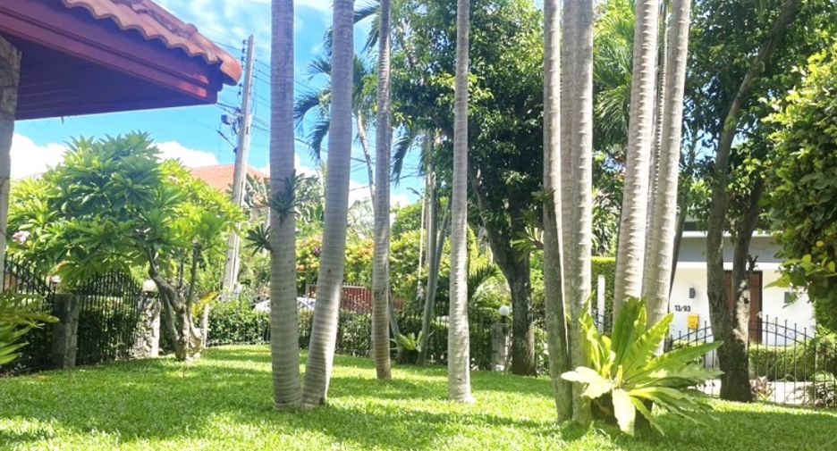 For sale 5 bedrooms house in East Pattaya, Pattaya