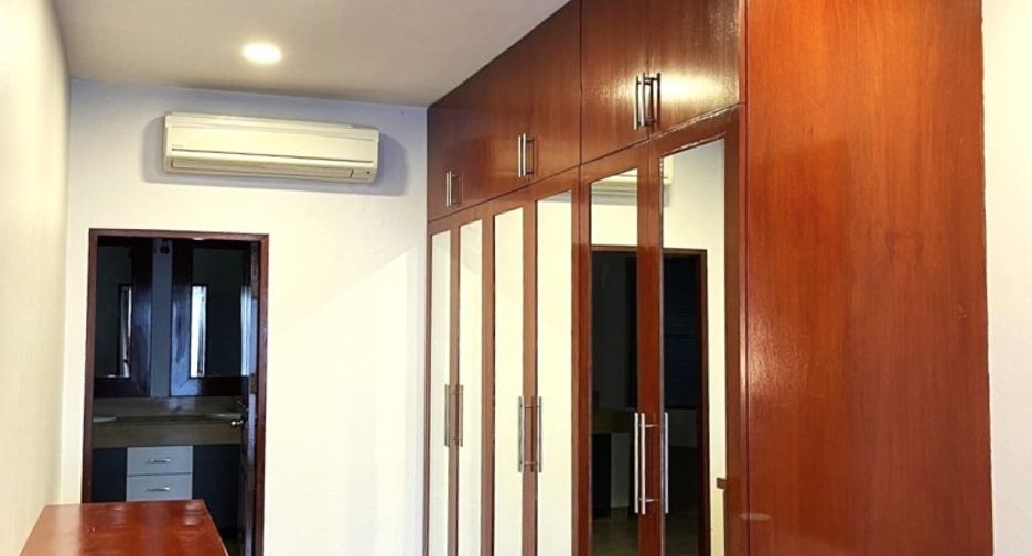 For sale 5 bedrooms house in East Pattaya, Pattaya