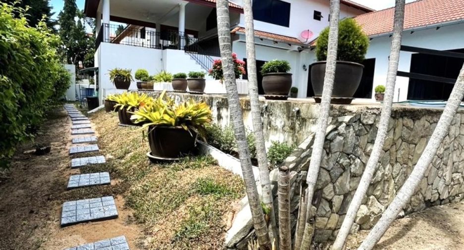 For sale 5 bedrooms house in East Pattaya, Pattaya