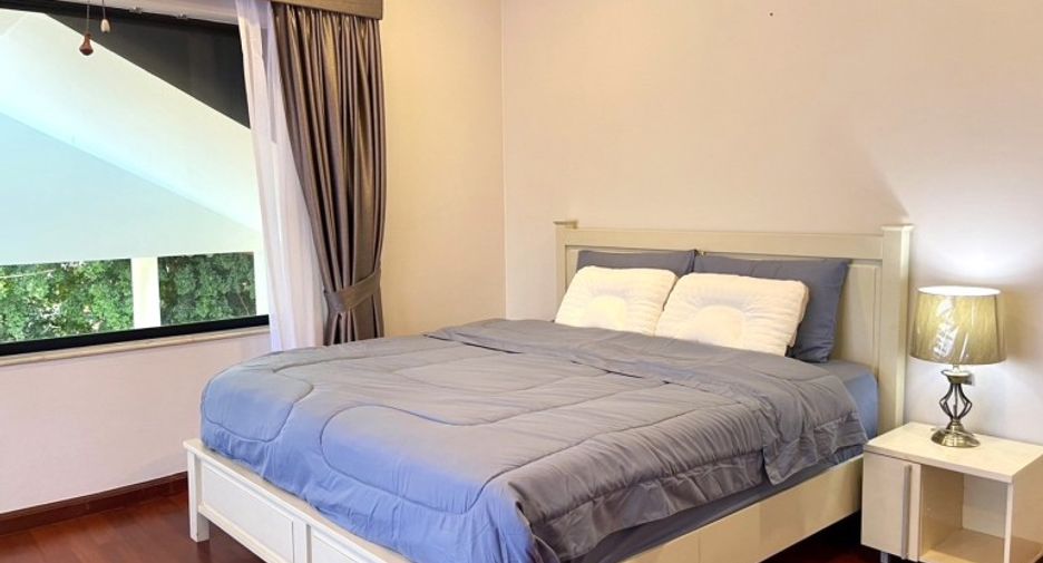 For sale 5 bedrooms house in East Pattaya, Pattaya