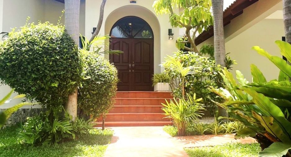 For sale 5 bedrooms house in East Pattaya, Pattaya