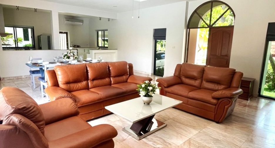For sale 5 bedrooms house in East Pattaya, Pattaya