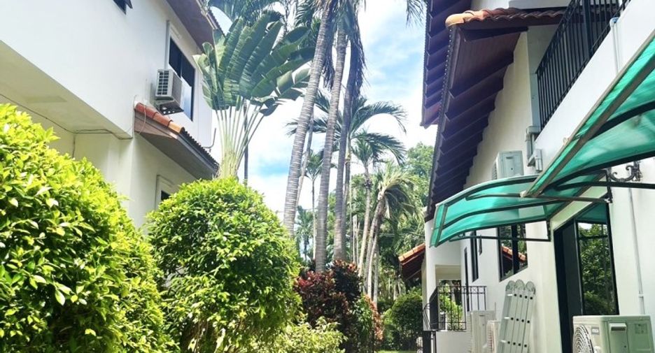 For sale 5 bedrooms house in East Pattaya, Pattaya