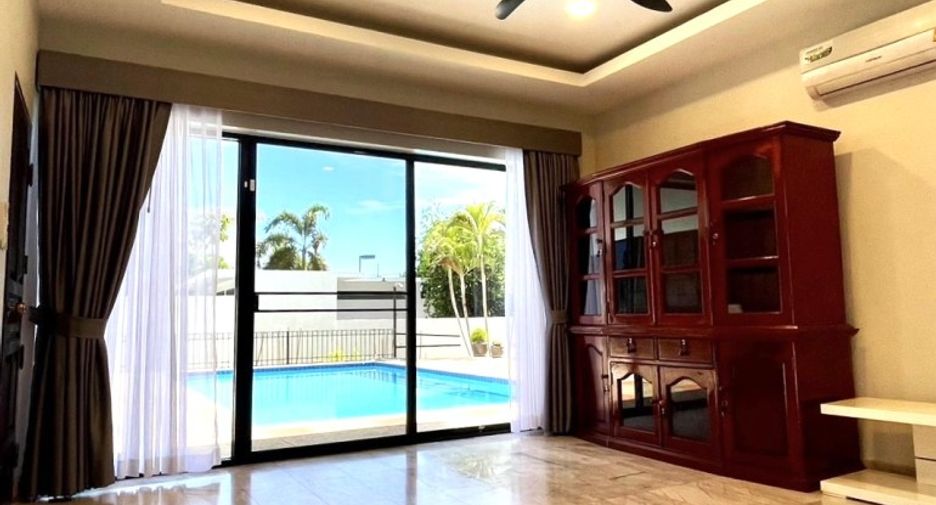 For sale 5 bedrooms house in East Pattaya, Pattaya