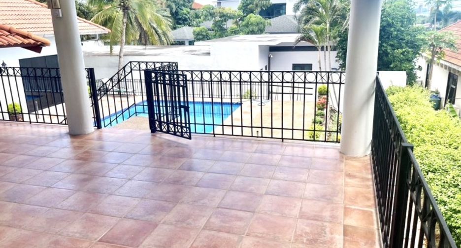 For sale 5 bedrooms house in East Pattaya, Pattaya