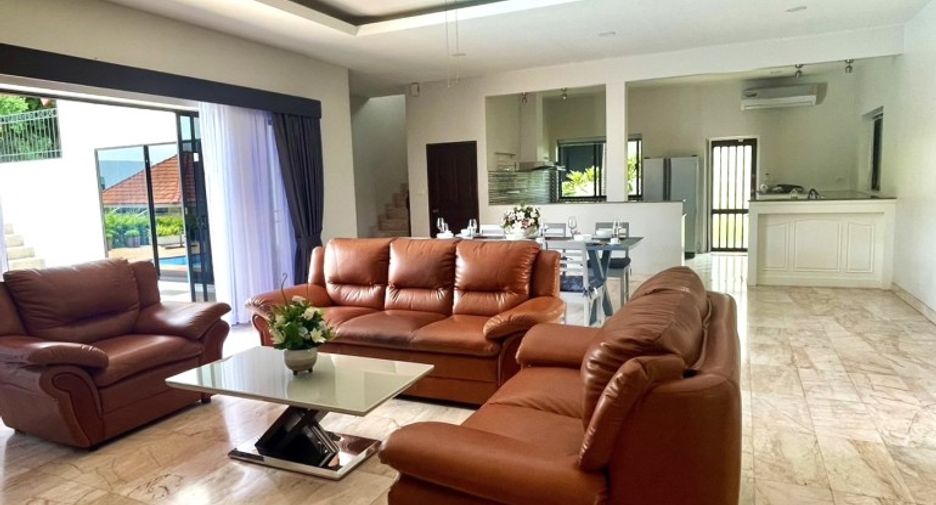 For sale 5 bedrooms house in East Pattaya, Pattaya