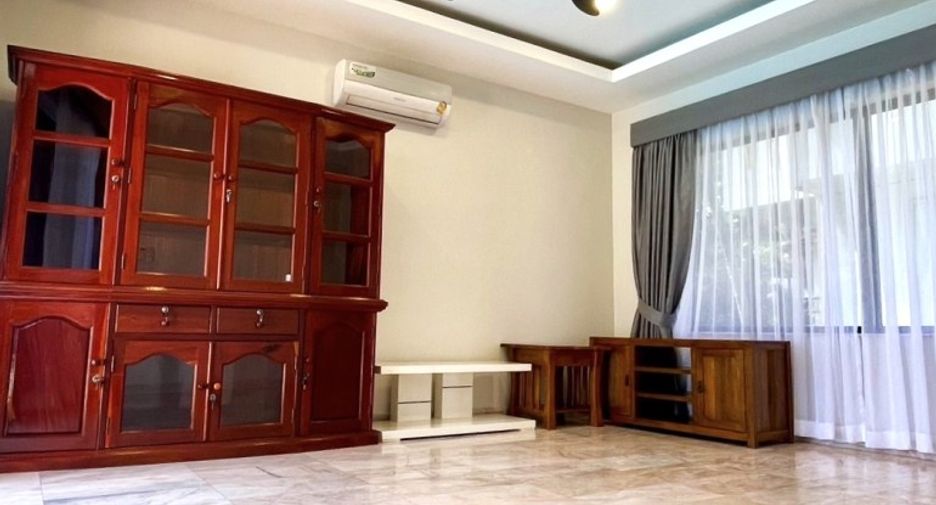 For sale 5 bedrooms house in East Pattaya, Pattaya
