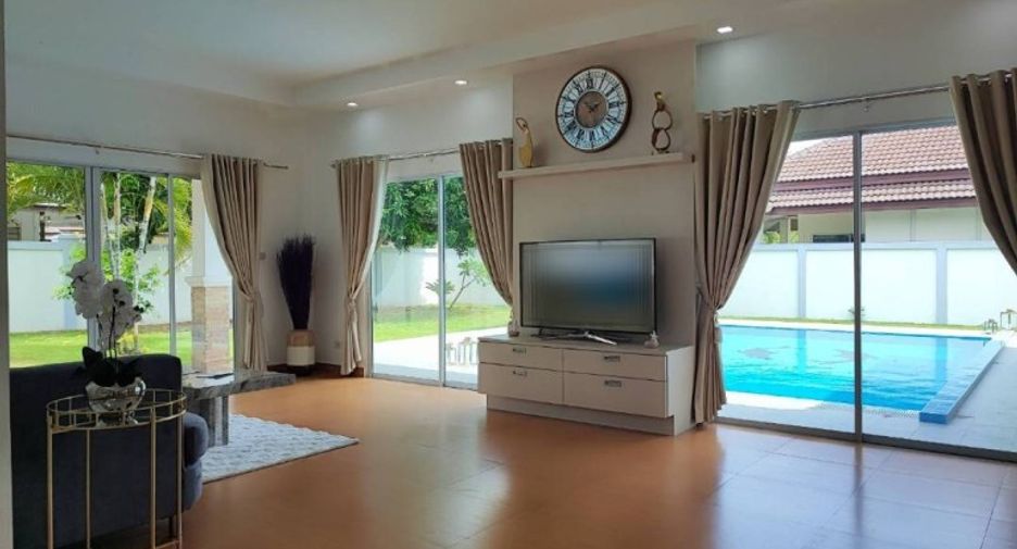 For sale 3 bedrooms house in Huay Yai, Pattaya