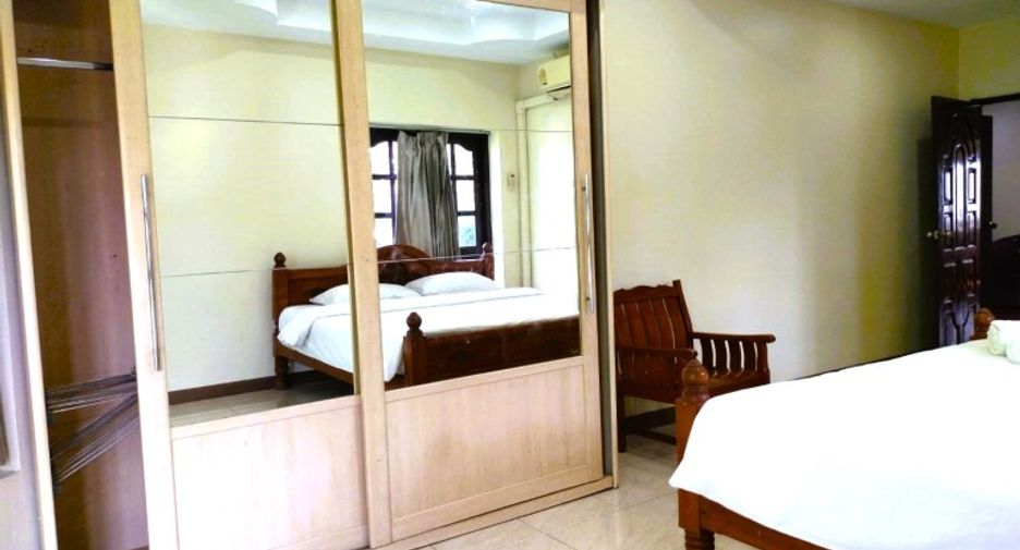 À vendre 5 chambres maison à East Pattaya, Pattaya