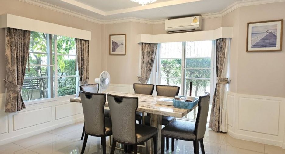 À vendre 4 chambres maison à East Pattaya, Pattaya