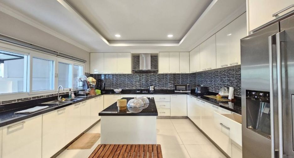 À vendre 4 chambres maison à East Pattaya, Pattaya