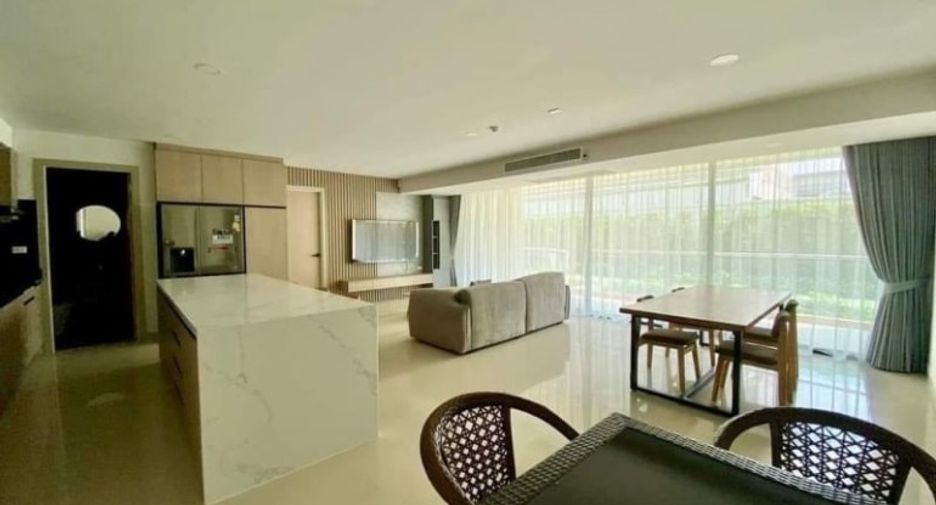 For sale 4 bedrooms condo in Jomtien, Pattaya