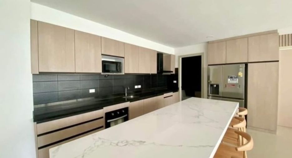 For sale 4 bedrooms condo in Jomtien, Pattaya