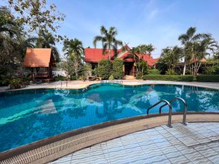 Haus zum Kauf mit 6 Zimmer in Bang Lamung, Chonburi