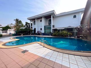 Haus zum Kauf mit 6 Zimmer in Bang Lamung, Chonburi
