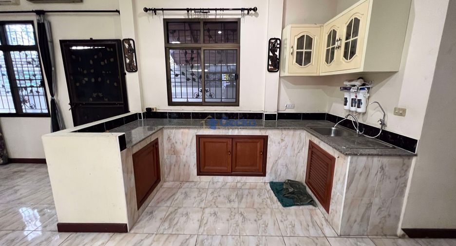 Haus zum Kauf mit 6 Zimmer in East Pattaya, Pattaya