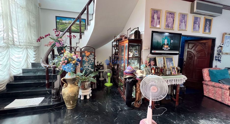 Haus zum Kauf mit 6 Zimmer in East Pattaya, Pattaya