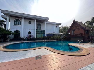 Haus zum Kauf mit 6 Zimmer in Bang Lamung, Chonburi