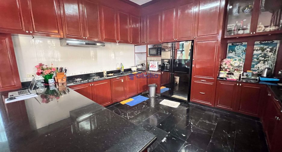 Haus zum Kauf mit 6 Zimmer in East Pattaya, Pattaya
